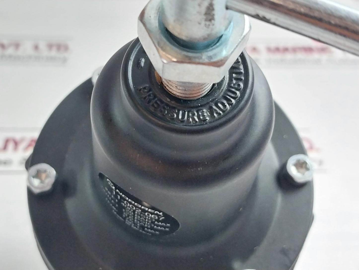 Norgren 11-002-067 Air Pressure Regulator Set 400Psig 80°C 0 To 160Psi Z0903