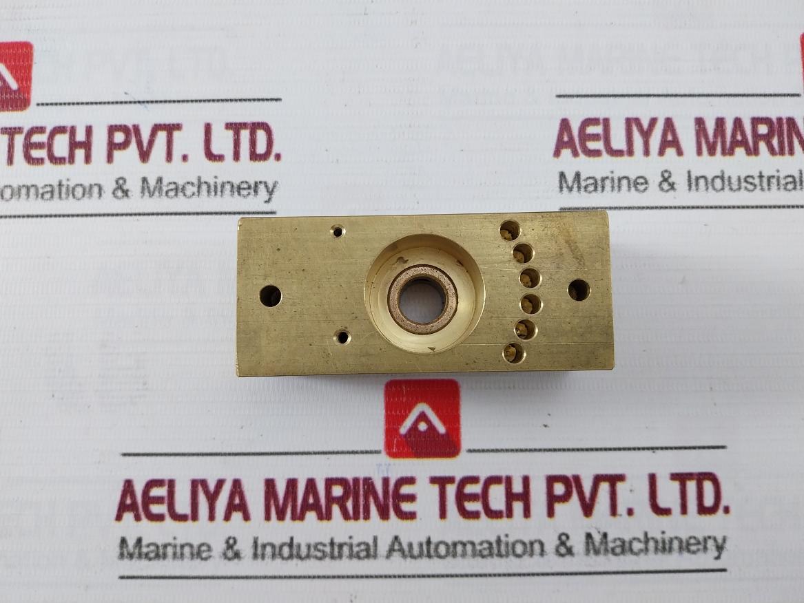 Nov 10051335-001 Instrument Control Bearing Block Handwheel