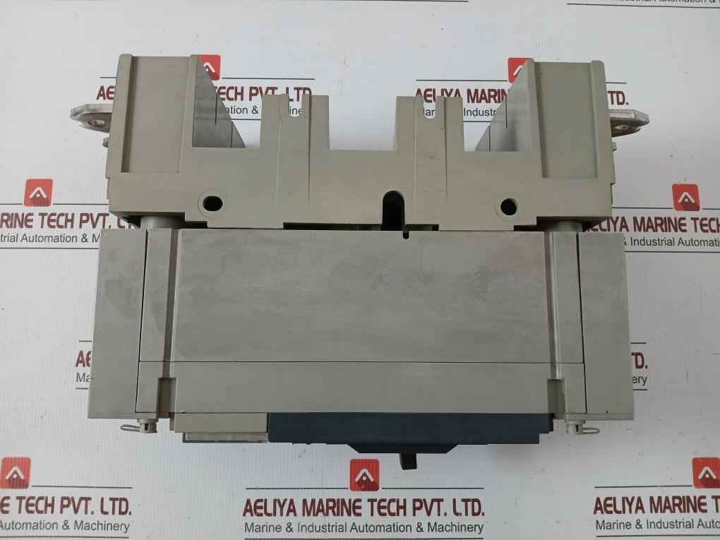 Ns-400L Str23Se 400 Compact Mccb Circuit Breaker 50/60Hz Merlin Gerin