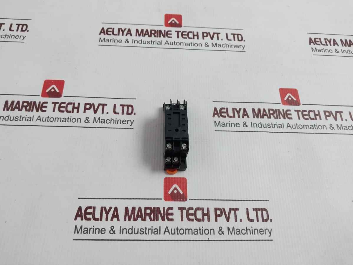 O/E/N 37-9900-200 Relay Socket