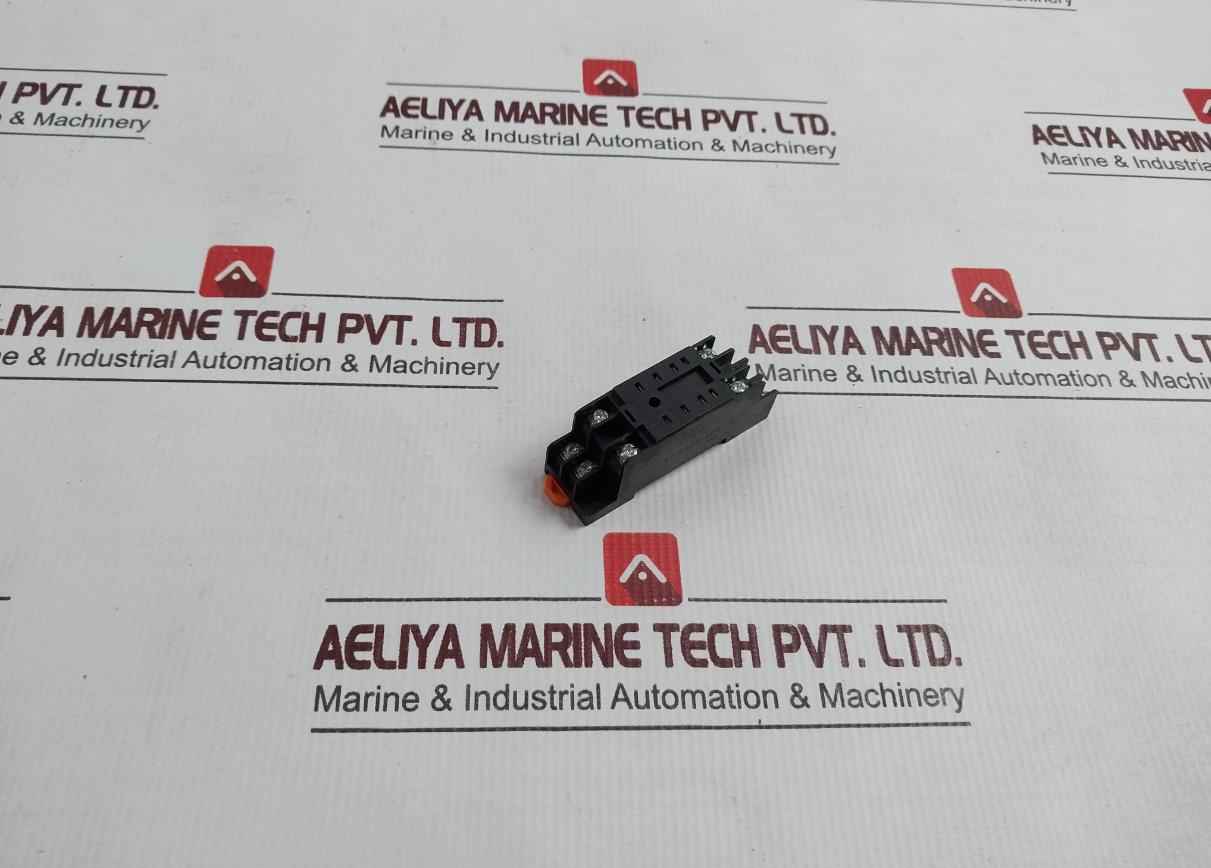 O/E/N 37-9900-200 Relay Socket