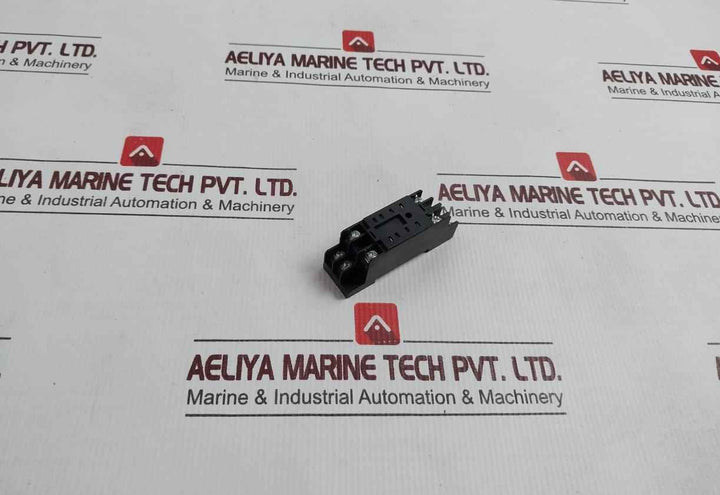 O/E/N 37-9900-200 Relay Socket