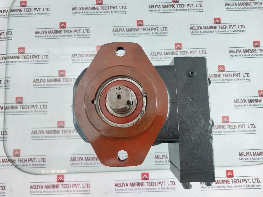 Oilgear PVWH15LSAYCNNN THWB Open-Loop Axial-Piston Hydraulic Pump