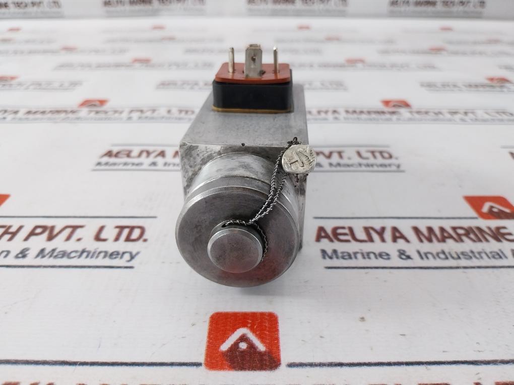 Oiltech Ds 302/Po/G Pressure Switch 300 Bar 24Vdc 5A/250Vac 5A