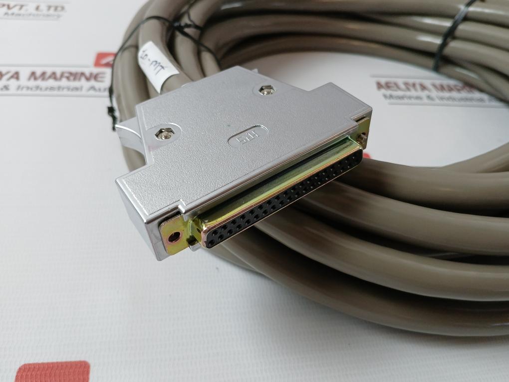 Oki Electric Awm 2935 Input Output Cable 80C 300V 10M Vw-1 Sc