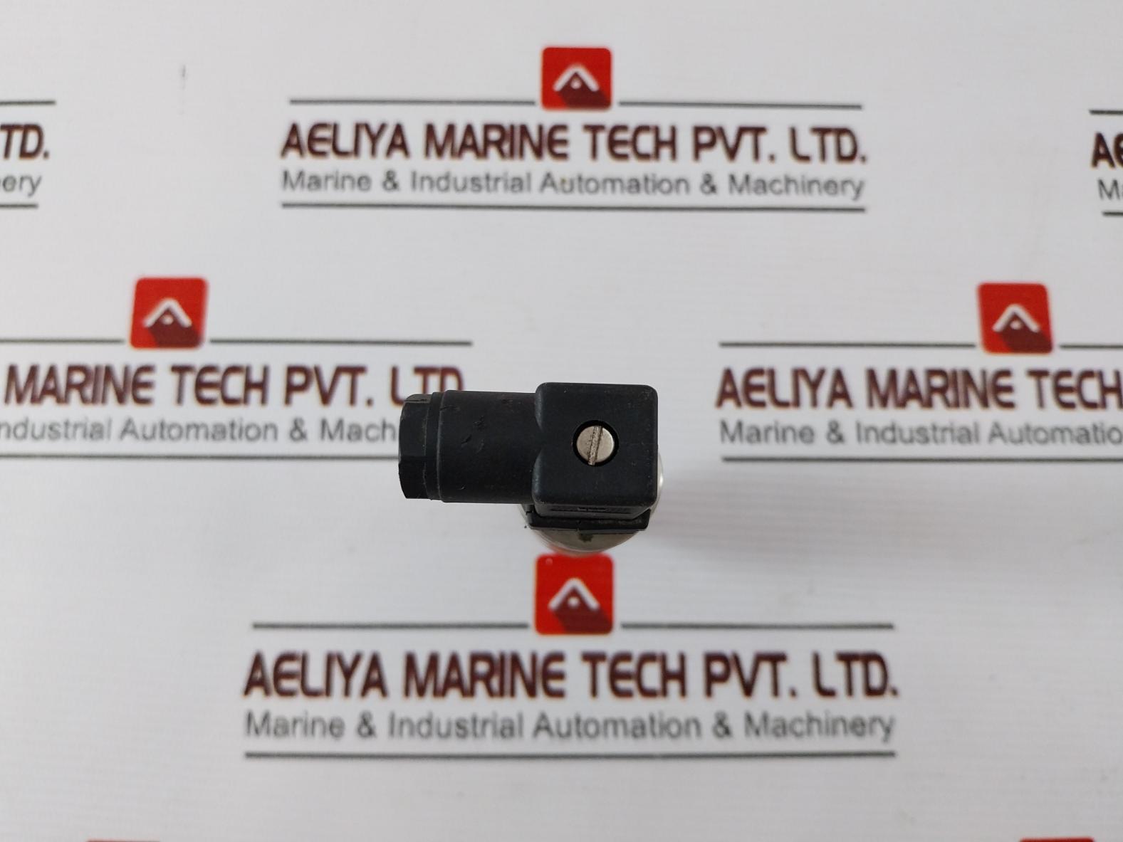 Omegadyne Px219-100G5V Solid State Transducer Canfield Connector 250V Ac/Dc