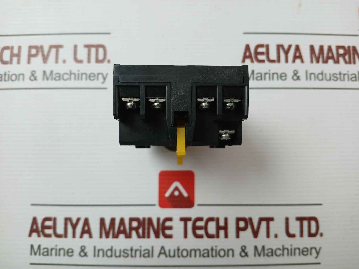 Omron 10A 250Vac Relay Socket Part No: P2Cf-11