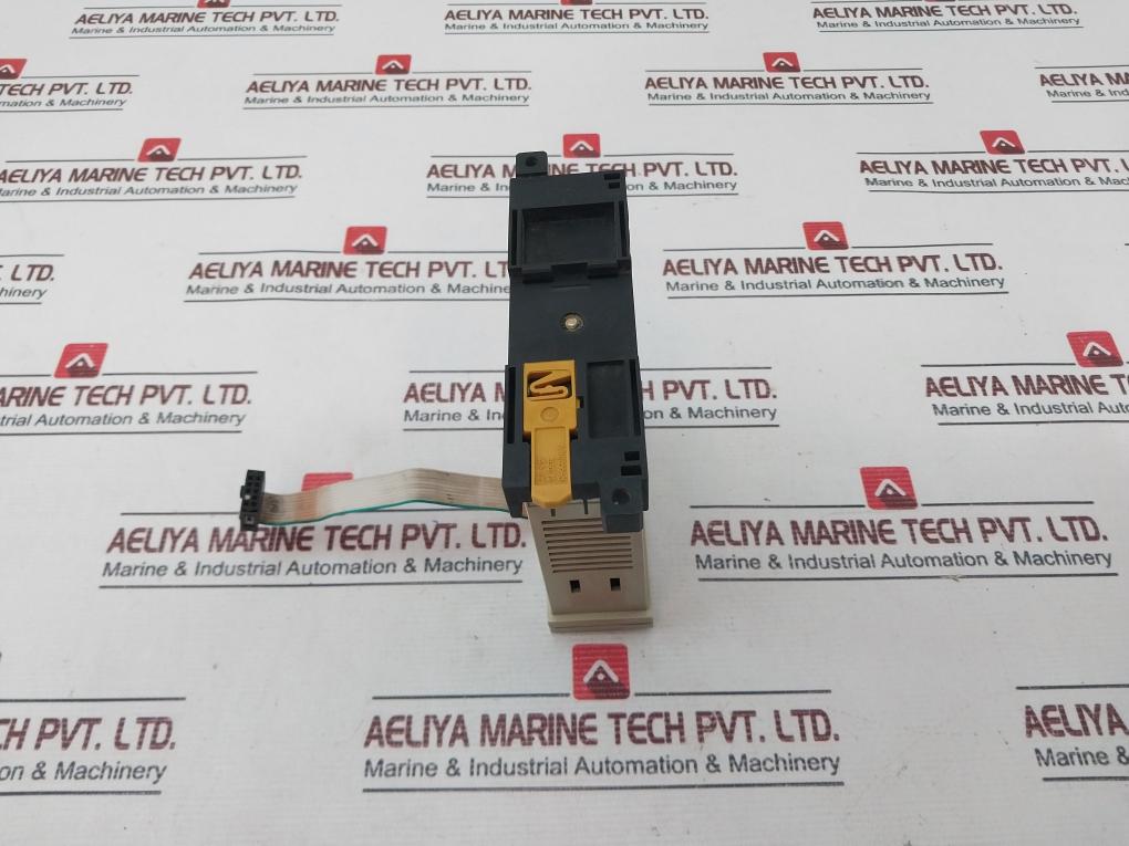 Omron 3G2A3-0C221 Programmable Controller I/O Device 2A 250V Ac Max