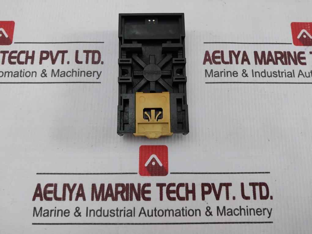 Omron 8Pfa1 Relay Socket Base 250V 7.5A Spr1206