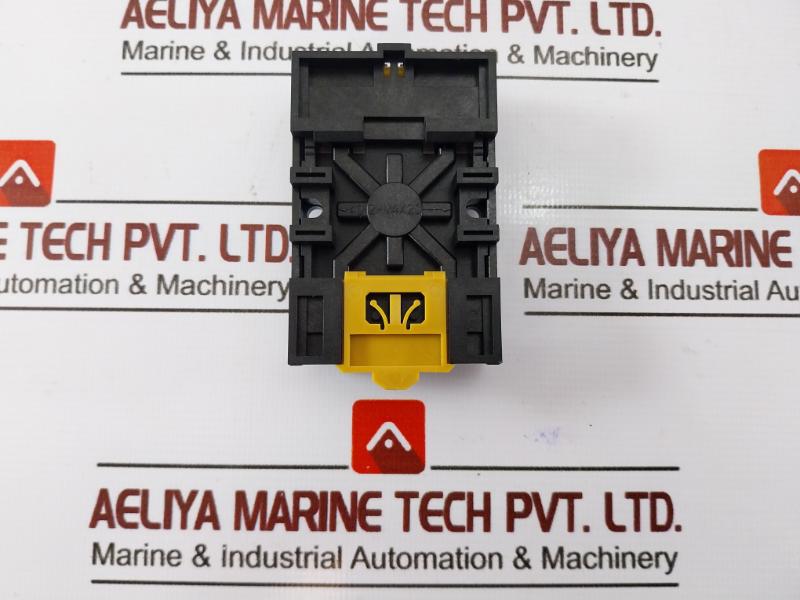 Omron 8PFA Socket, 250V Relay Socket 7.5A 0378YK