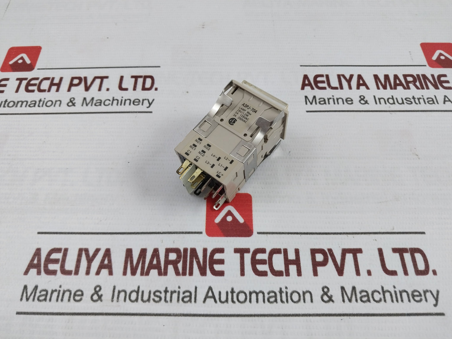 Omron A3Pj-704 Pushbutton Switch 28V/1.2W 5A 125Vac