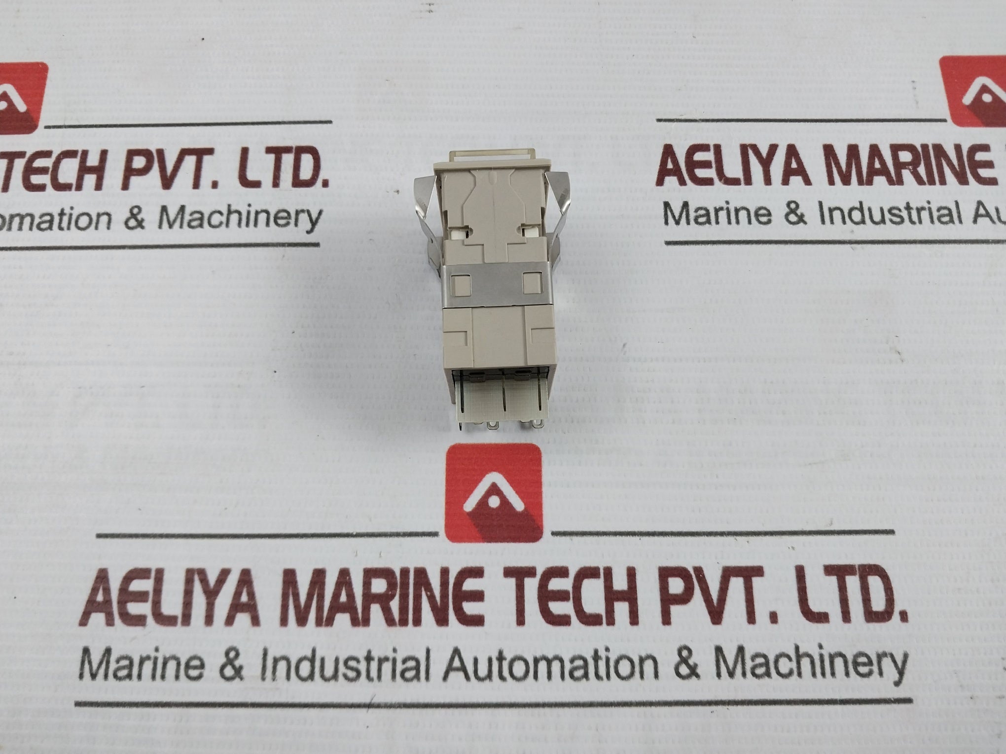 Omron A3Pj-704 Pushbutton Switch 28V/1.2W 5A 125Vac