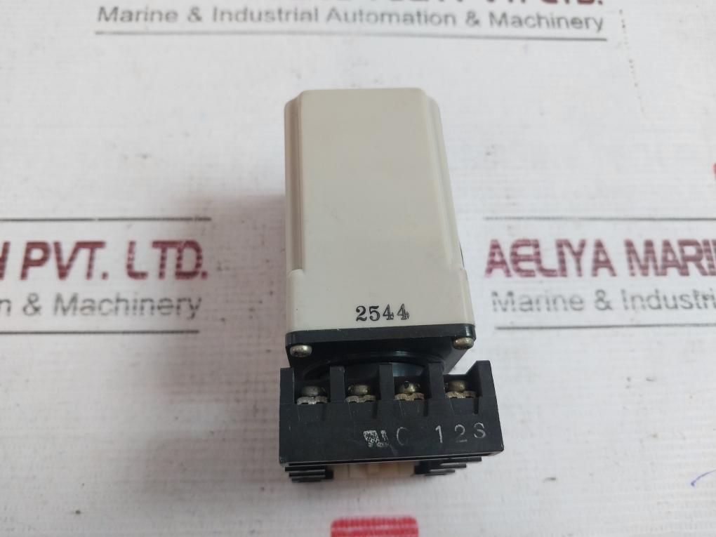 Omron Apr-s Phase Reversal Relay 200/220Vac 50/60Hz Id 011E, Pf083N