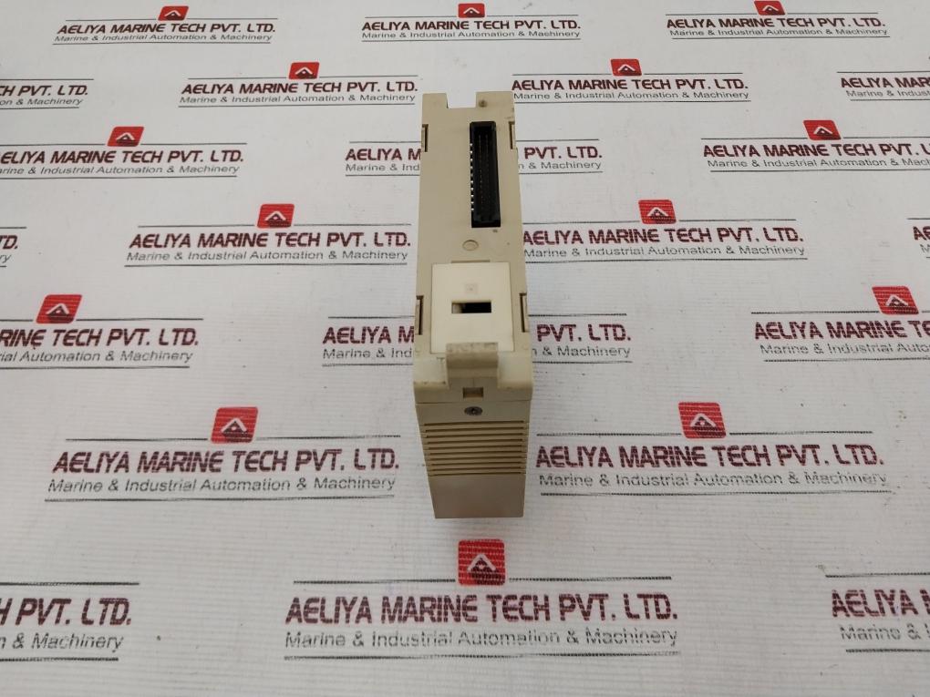 Omron C200H-0D211 Output Unit