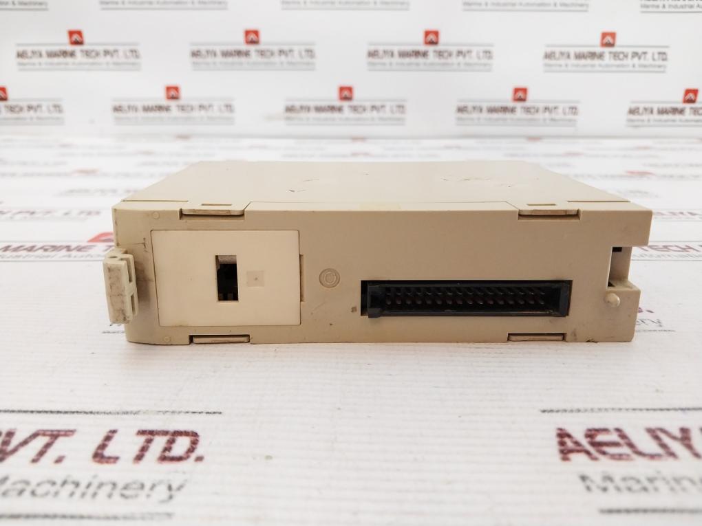Omron C200H-0D211 Output Unit