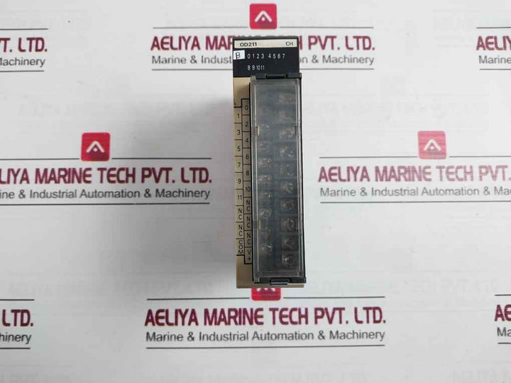 Omron C200H-cpu03 Sysmac Programmable Controller 250V Ac 2A 00302002