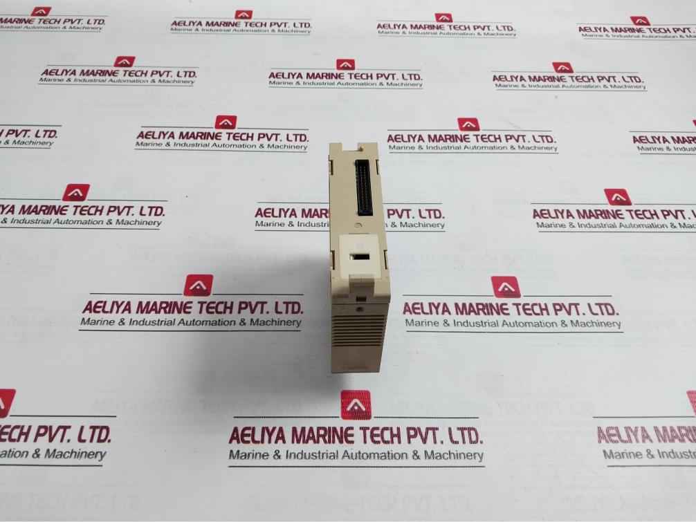 Omron C200H-cpu03 Sysmac Programmable Controller 250V Ac 2A 00302002