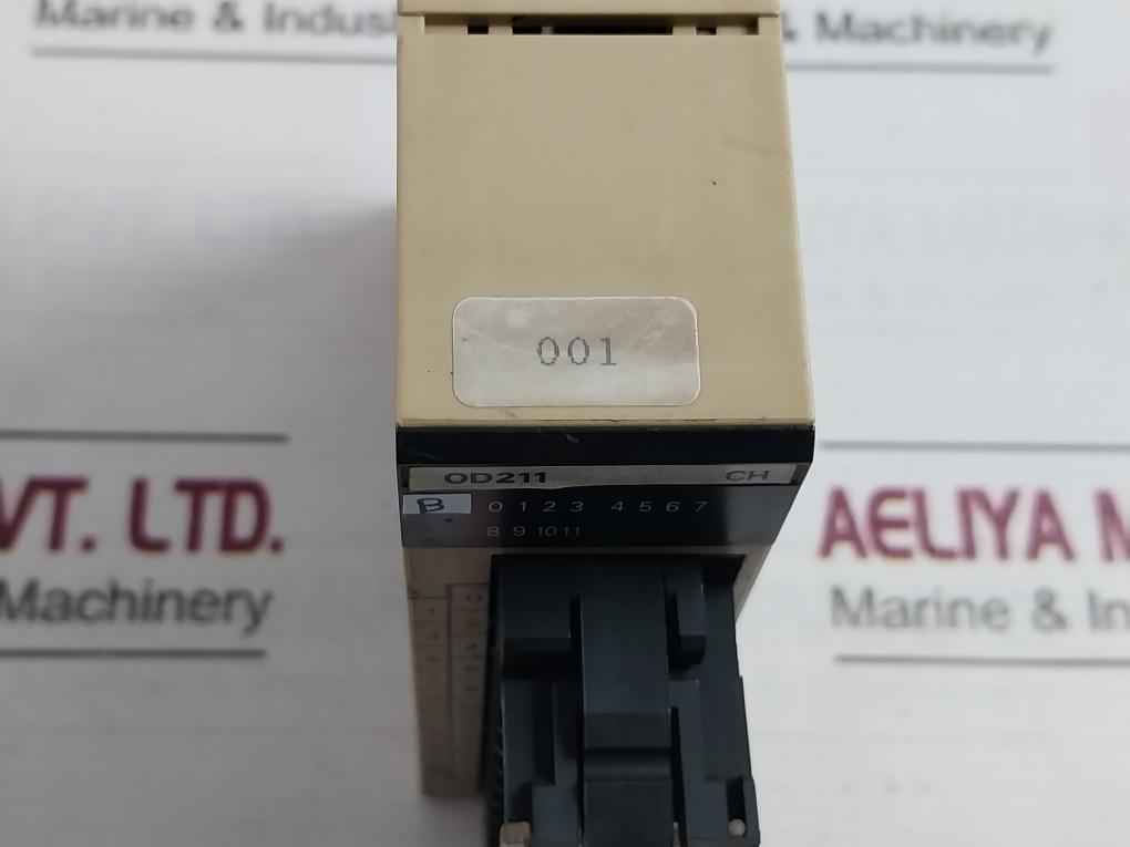 Omron C200H-cpu03 Sysmac Programmable Controller 250V Ac 2A 00302002