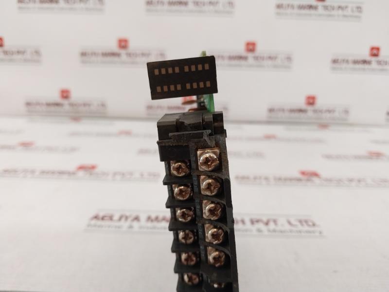 Omron C200H-id212 Input/Output Module 708V Pwb 1345372-6C