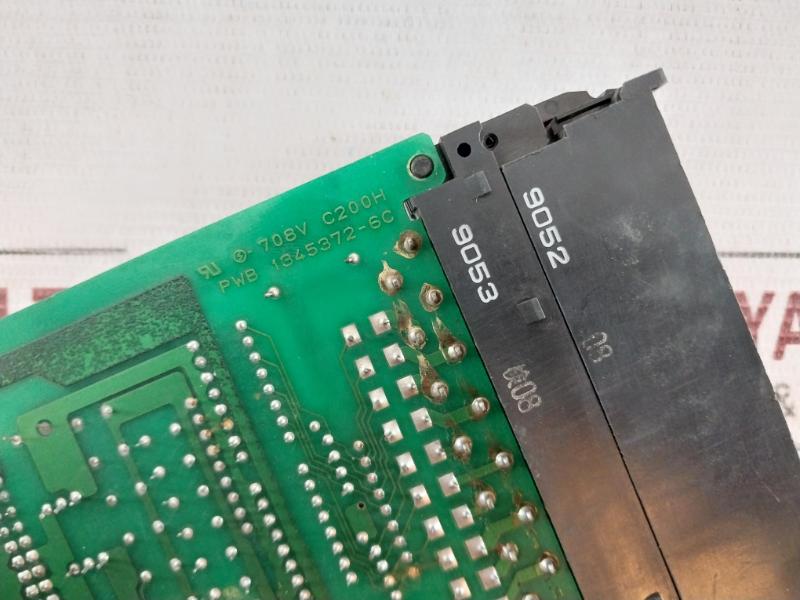 Omron C200H-id212 Input/Output Module 708V Pwb 1345372-6C
