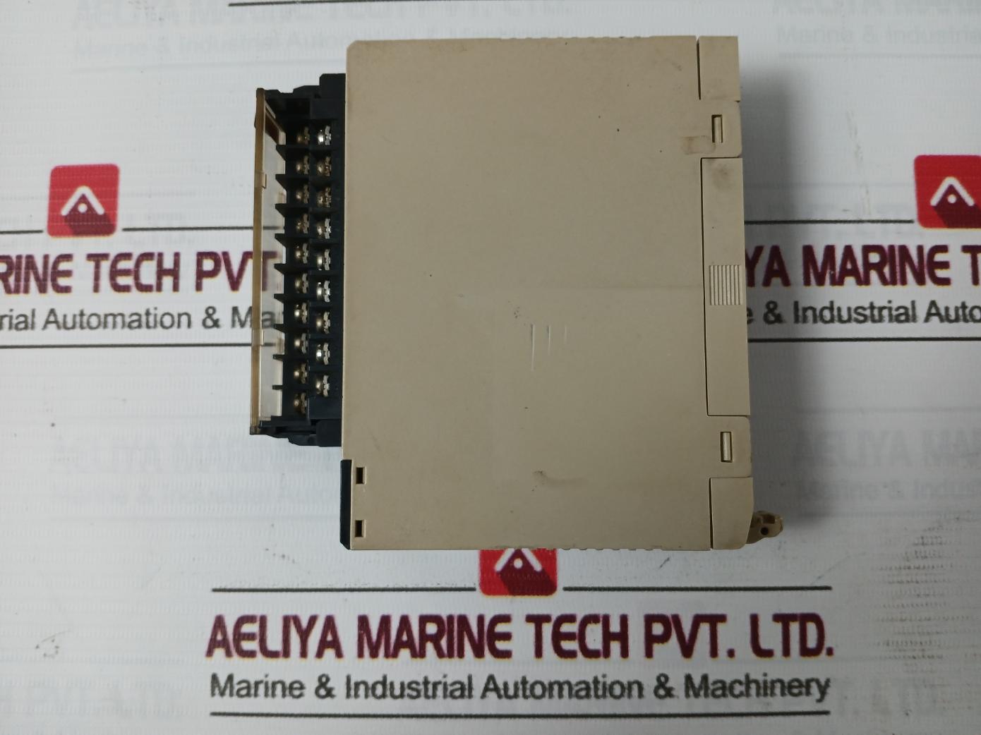 Omron C200H-oc222 Output Unit 250Vac/24Vdc 2A/Point