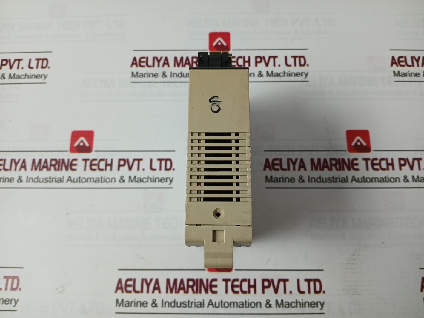 Omron C200H-oc222 Output Unit 250Vac/24Vdc 2A/Point