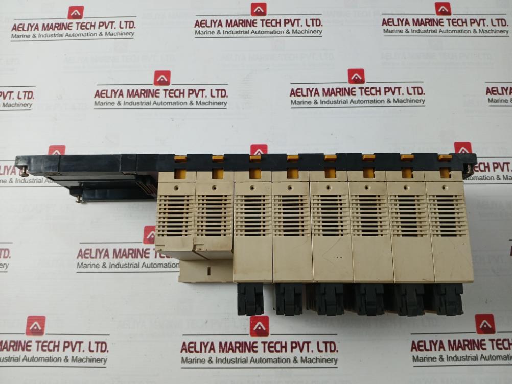 Omron C200H-oc222 Output Unit 250Vac/24Vdc 2A/Point