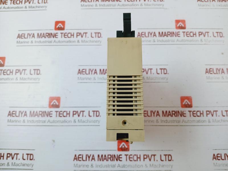 Omron C200H-oc222 Output Unit 250Vac/24Vdc 8A/Unit 2A/Point