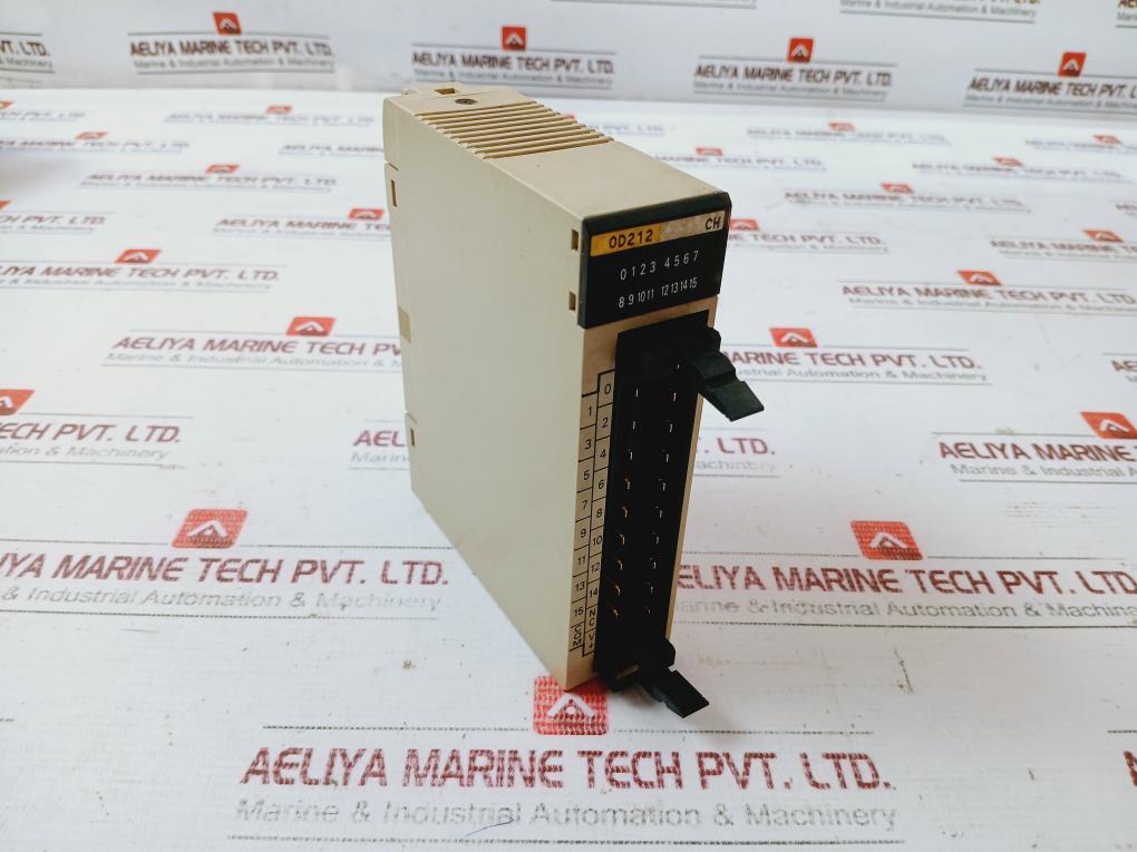 Omron C200H-od212 Plc Output Unit 24Vdc, 0.3A/Point
