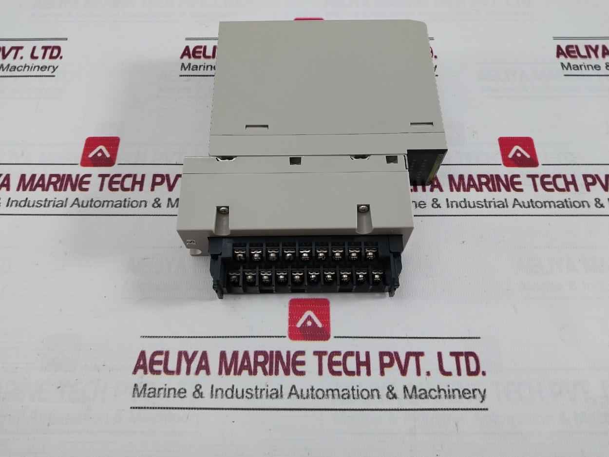 Omron C200Hw-pd024 Plc Power Supply Unit With I/O Module Cs1W-id211 24Vdc--- 50W