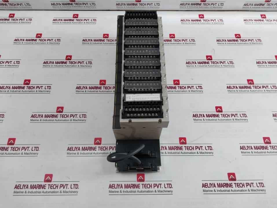 Omron C200Hw-pd024 Plc Power Supply Unit With I/O Module Cs1W-id211 24Vdc--- 50W