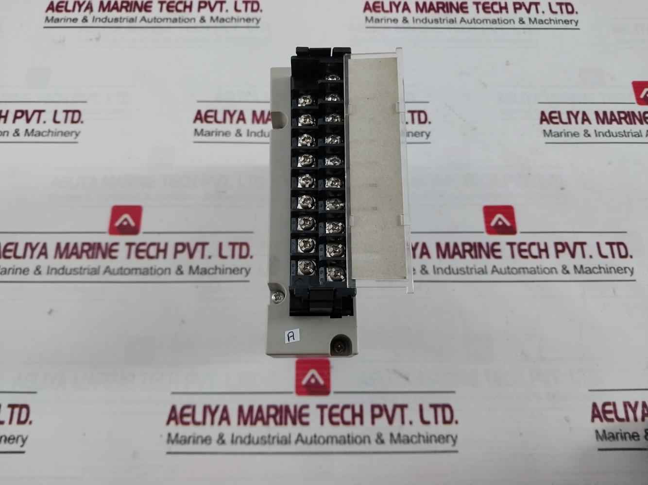 Omron C200Hw-pd024 Power Supply Unit W/ Output Module Cs1W-oc211 24Vdc 50W