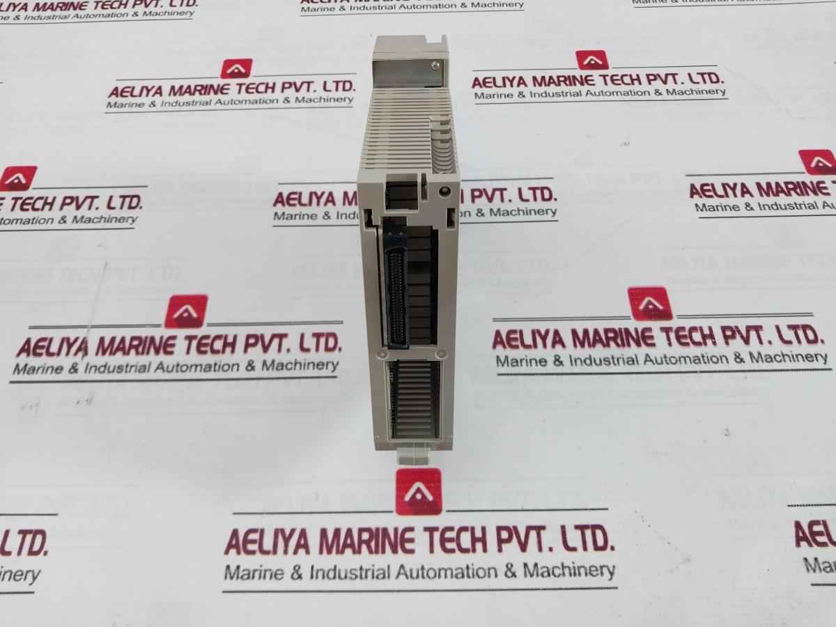 Omron C200Hw-pd024 Power Supply Unit W/ Output Module Cs1W-oc211 24Vdc 50W