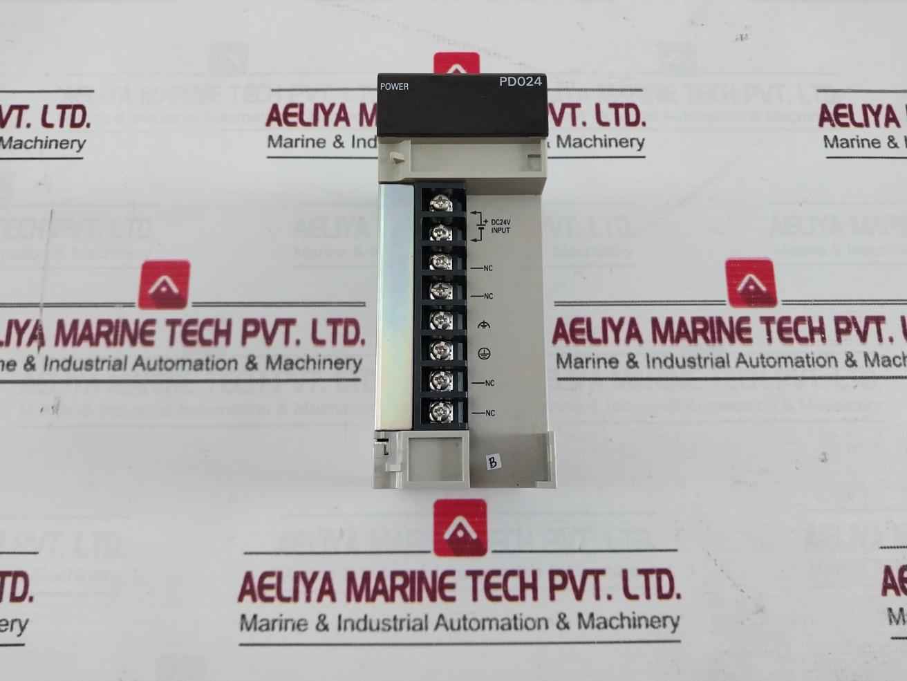 Omron C200Hw-pd024 Power Supply Unit W/ Output Module Cs1W-oc211 24Vdc 50W