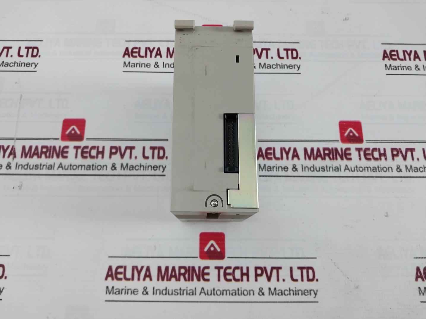 Omron C200Hw-pd024 Power Supply Unit W/ Output Module Cs1W-oc211 24Vdc 50W