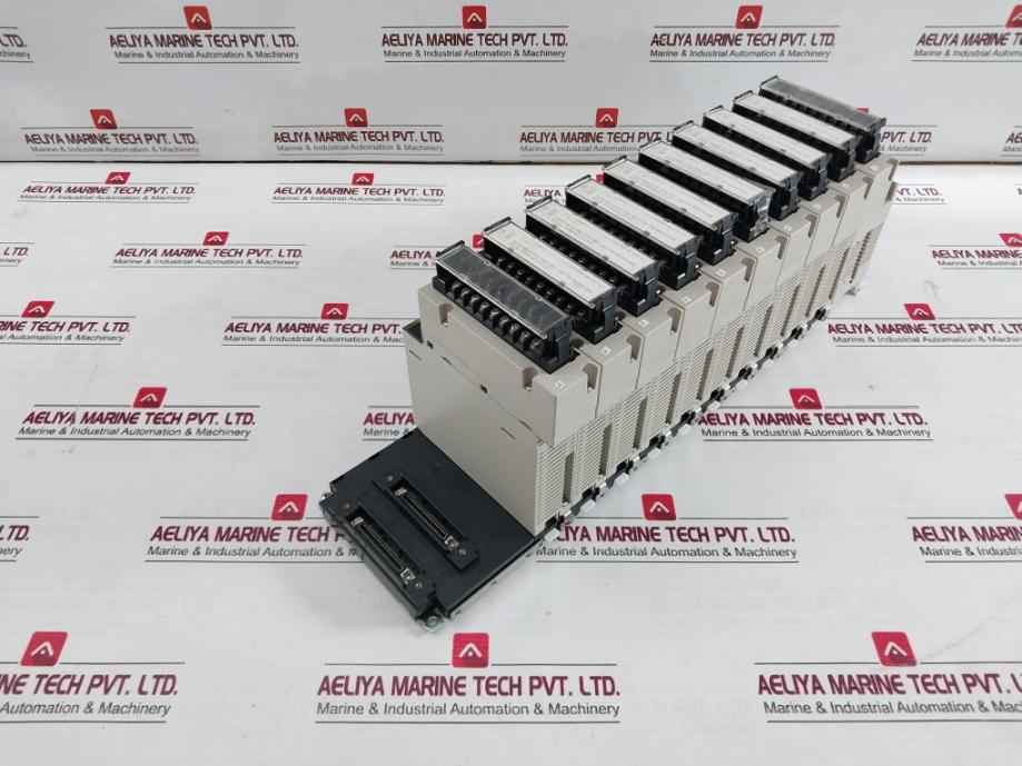 Omron C200Hw-pd024 Power Supply Unit W/ Output Module Cs1W-oc211 24Vdc 50W