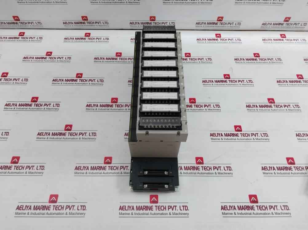 Omron C200Hw-pd024 Power Supply Unit W/ Output Module Cs1W-oc211 24Vdc 50W