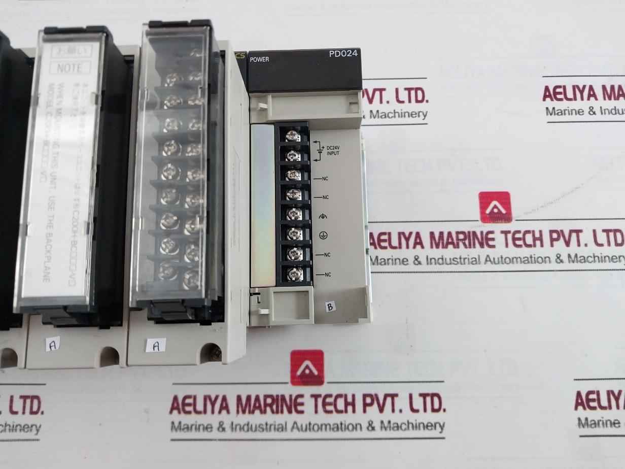 Omron C200Hw-pd024 Power Supply Unit W/ Output Module Cs1W-oc211 24Vdc 50W