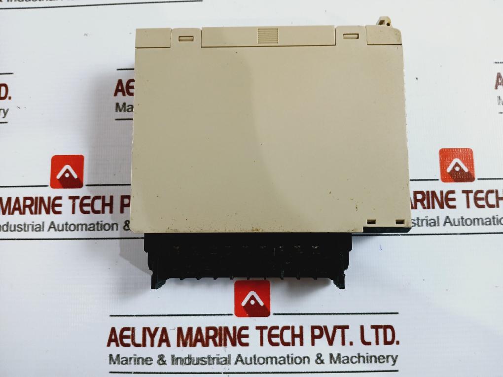 Omron C200H-id212 Input Module 24Vdc 7 Ma