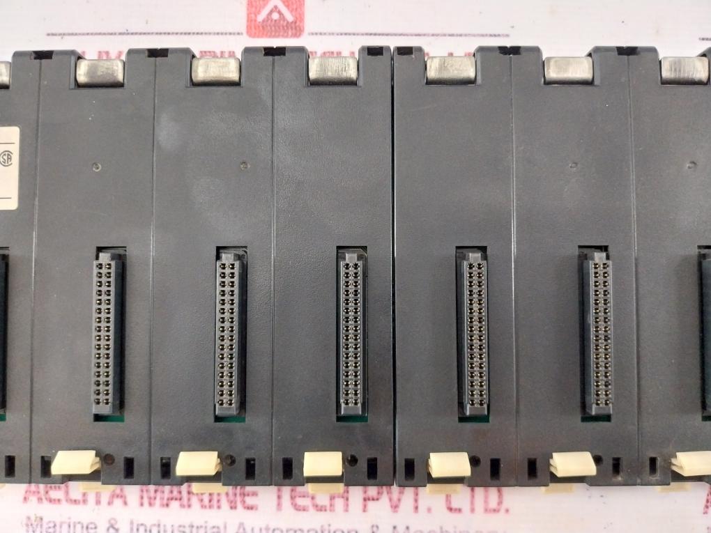 Omron C200HW-BC101 Base Unit Used