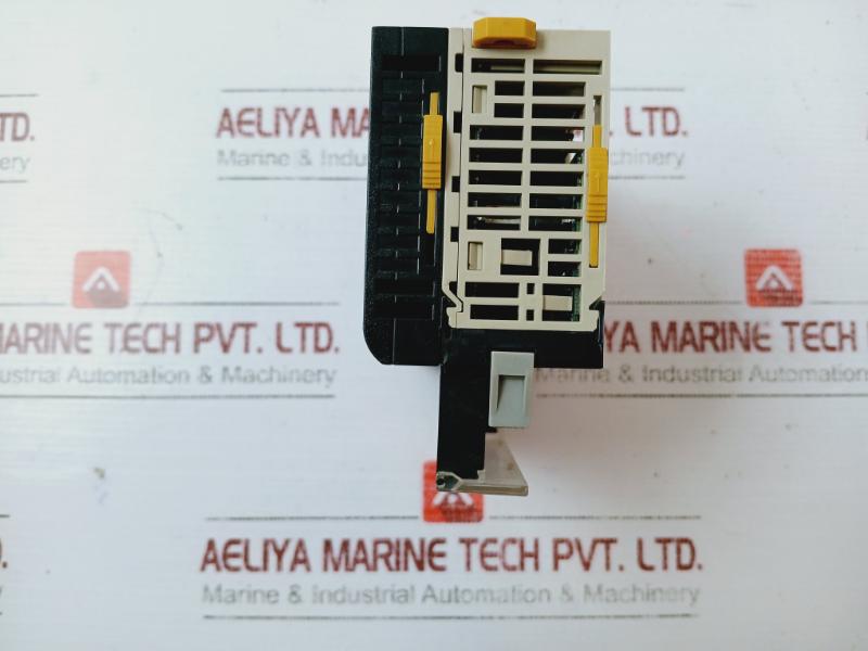 Omron Cj1W-da08C 8 Point Digital Analog Output Unit Dc24V 0.17A