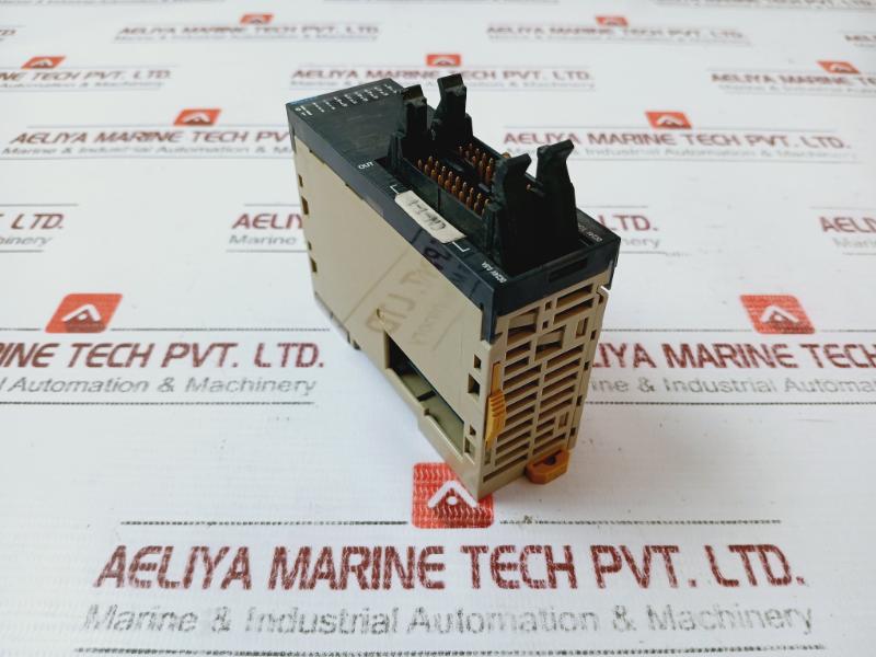 Omron Cj1W-md233 Plc Input Output Unit 24V Dc 7.0Ma