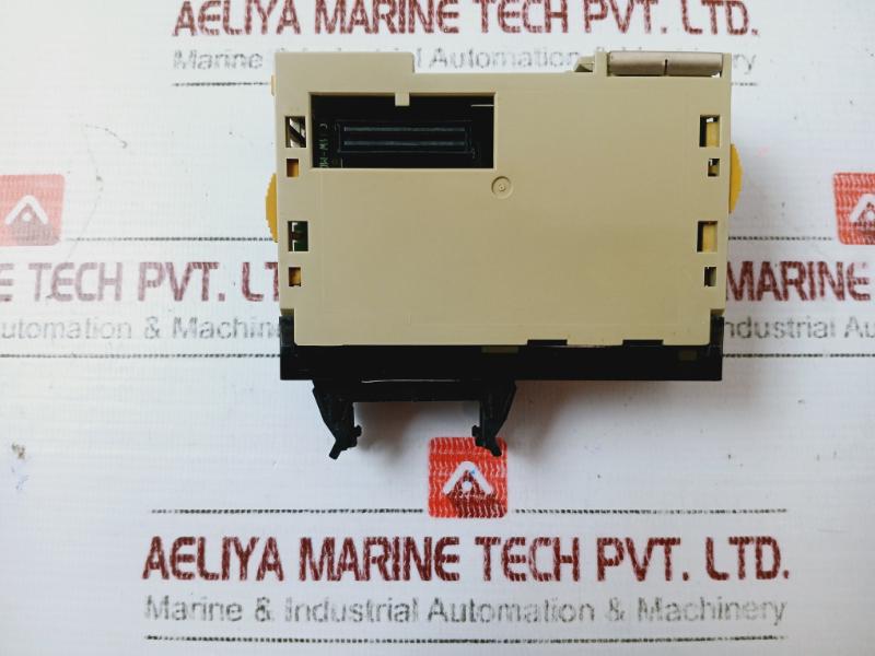 Omron Cj1W-md233 Plc Input Output Unit 24V Dc 7.0Ma