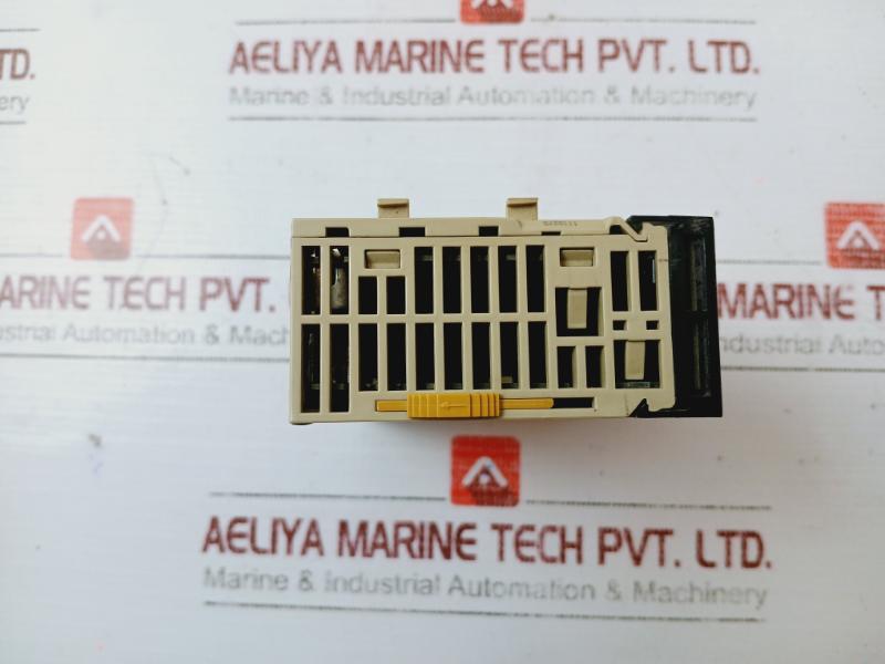 Omron Cj1W-md233 Plc Input Output Unit 24V Dc 7.0Ma