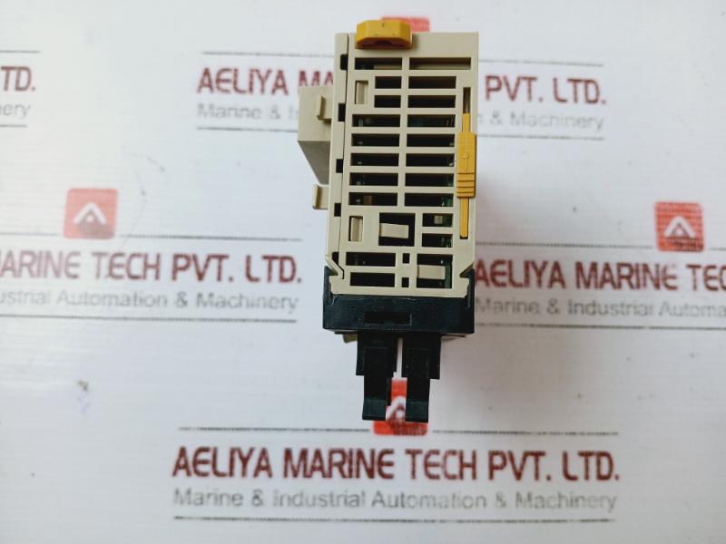 Omron Cj1W-md233 Plc Input Output Unit 24V Dc 7.0Ma