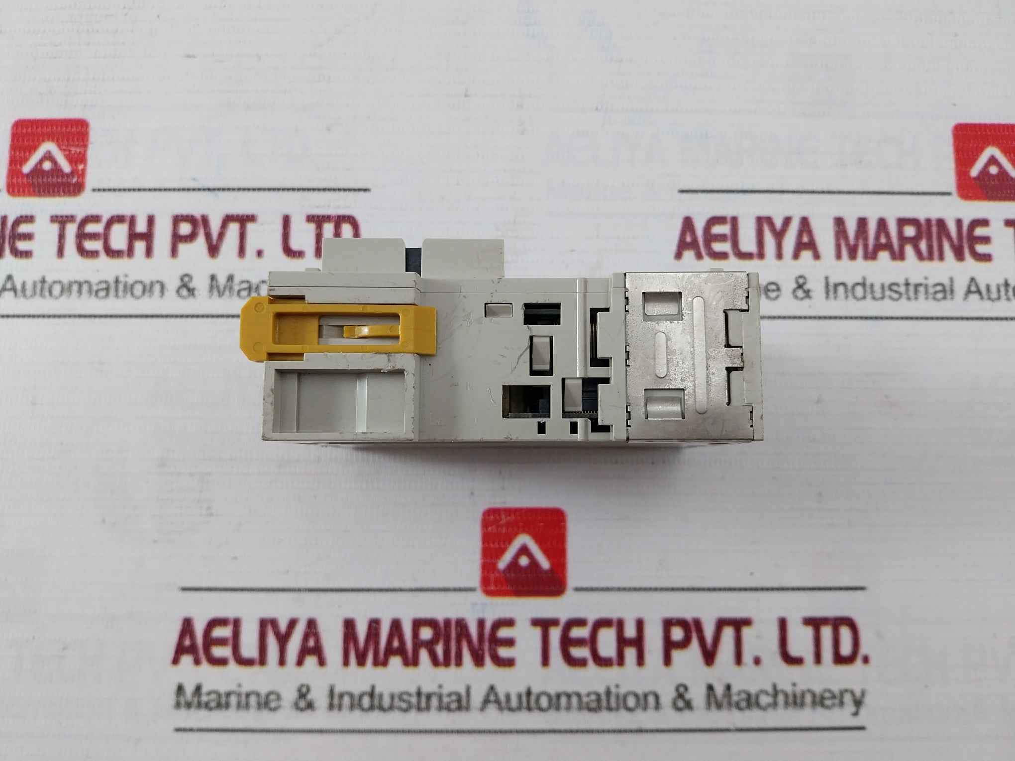 Omron Cj1W-nc413 Nc Unit 24V Dc 16Ma 2.3 94V-0