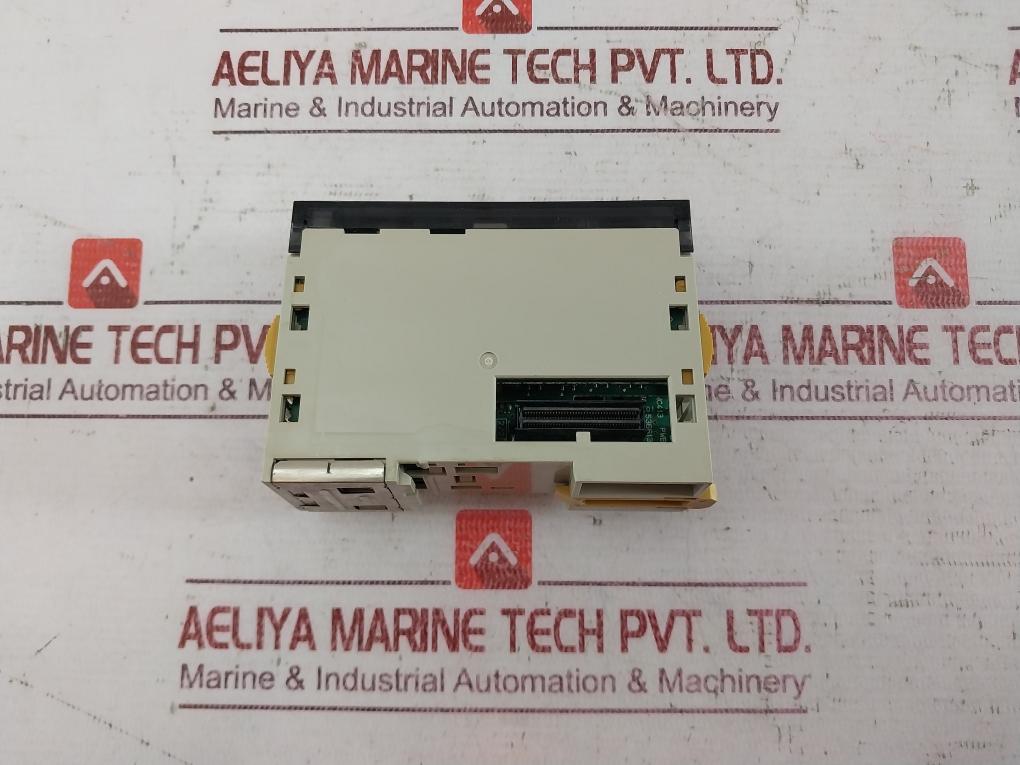 Omron Cj1W-nc413 Position Control Module Unit 24V Dc 4.1Ma