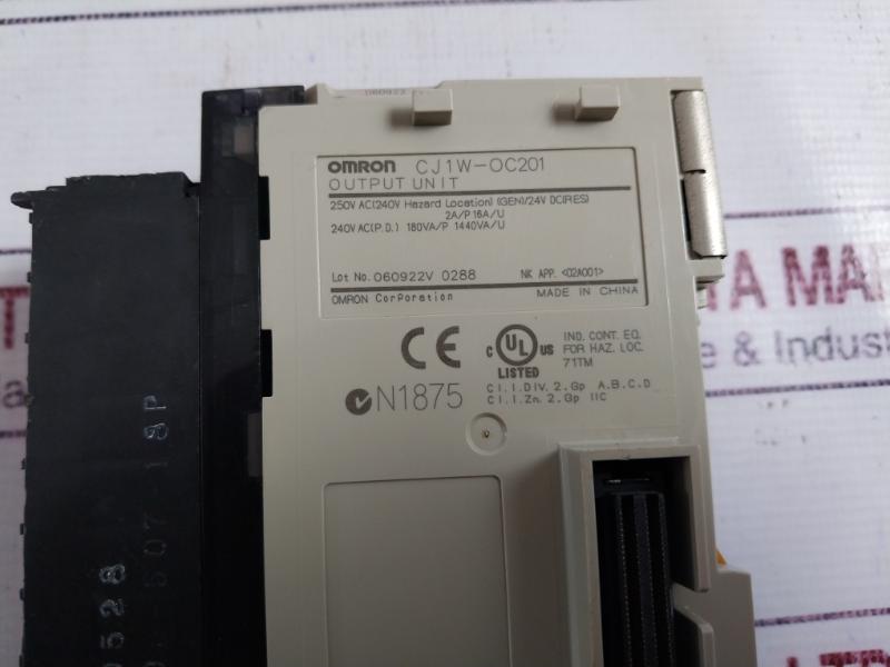 Omron Cj1W-oc201 Digital Output Unit Ac250V/Dc24V 2A