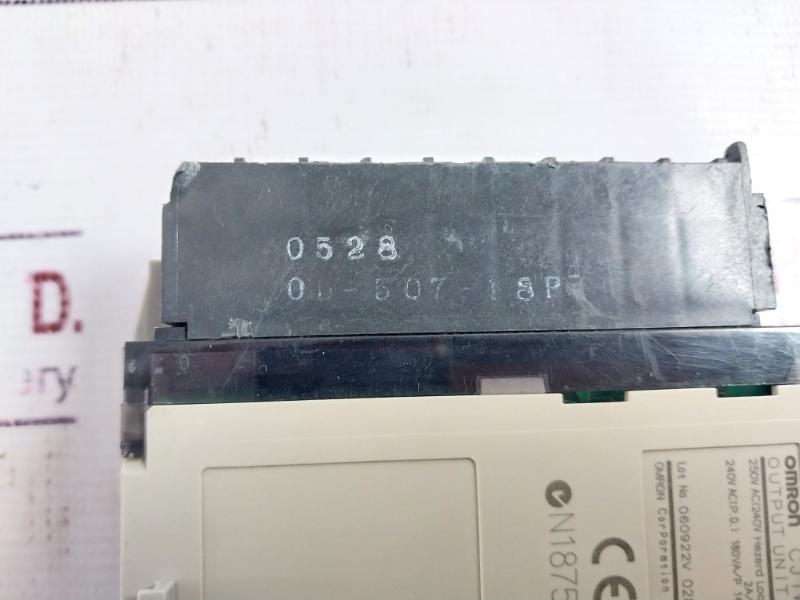 Omron Cj1W-oc201 Digital Output Unit Ac250V/Dc24V 2A