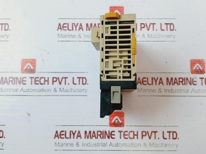 Omron Cj1W-oc211 Digital Output Unit 250V Ac/24V Dc(Res)